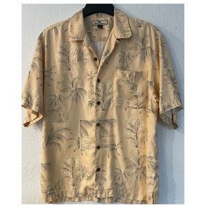 TOMMY BAHAMA Large Men's  Mens Shirt Hawaiian Style 100% silk